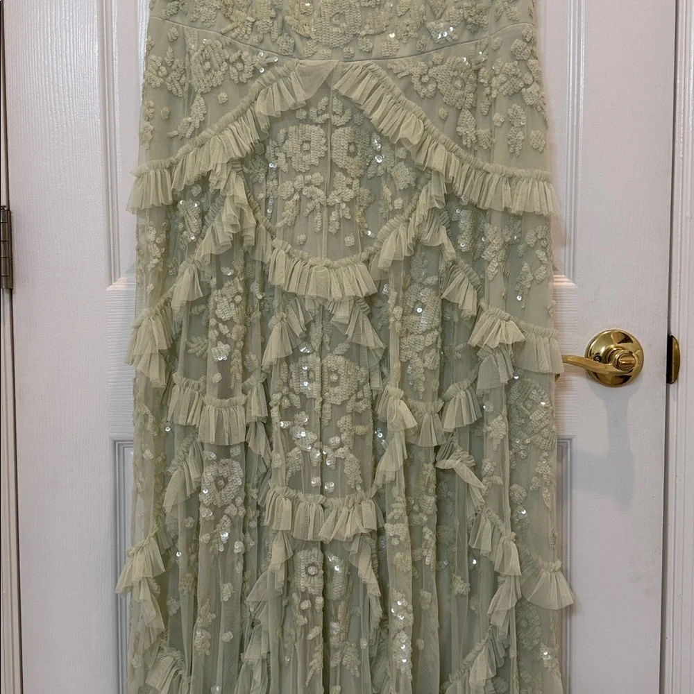 Mac Duggal 9162 Green Sequined Scallop Ruffle Tiered V-Neck Gown Size 16 NWT